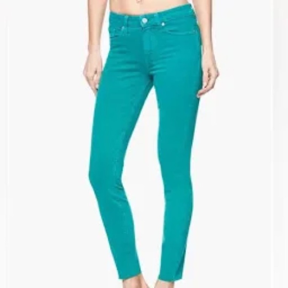 Page jeans size 30 teal in color. Tapered leg at ankle.